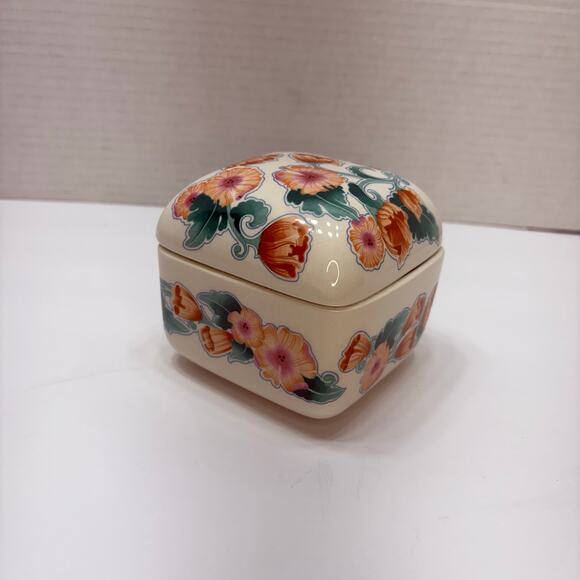 Vintage Floral Ceramic TrinketBox Made in Post War Japan 60s–70s MCM collectible - Picture 3 of 8